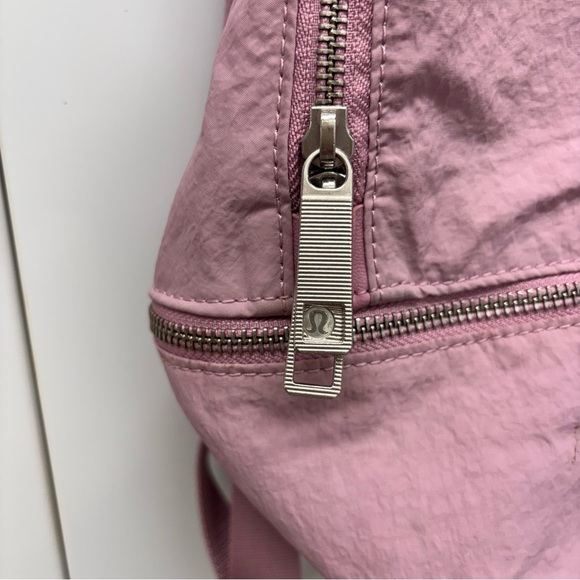 Lululemon Mini Backpack Purplish Pink Multipocket - Picture 3 of 11